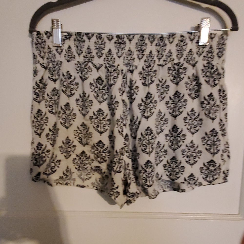 Lot of 4 soft shorts